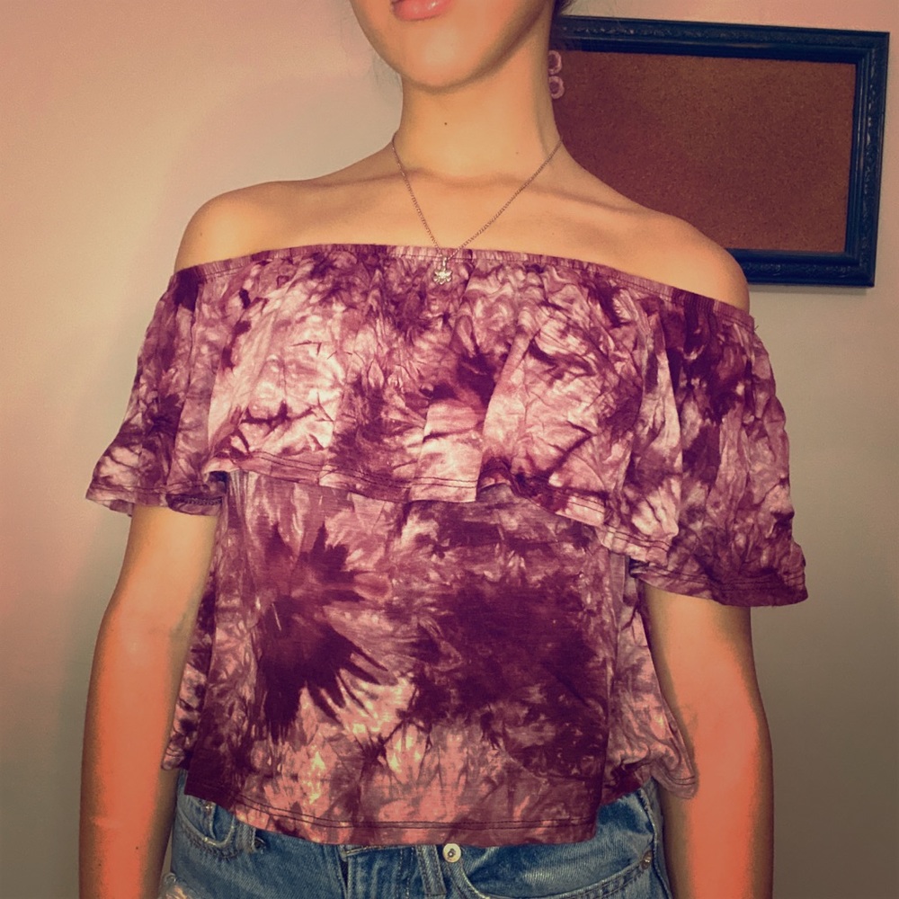 Off shoulder purple tie dye tee